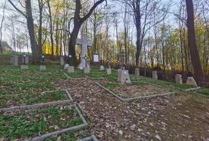 Cmentarz wojenny nr 148 w Chojniku