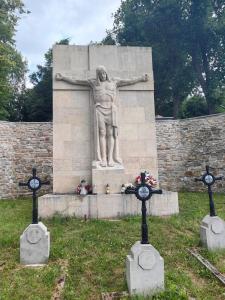 Cmentarz wojenny nr 190 Janowice - czerwiec 2024.