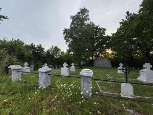 Cmentarz wojenny nr 163 Tuchów wzgórze Furmaniec